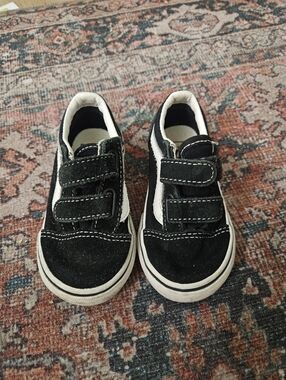 Black Old Skool Velcro Vans
